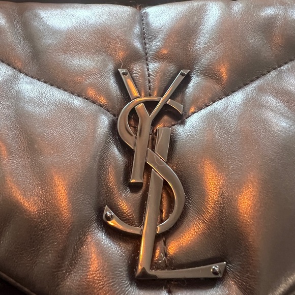 SAINT LAURENT
Lambskin Quilted Monogram
Medium Loulou Puffer
Chain Satchel Black - Picture 2 of 11